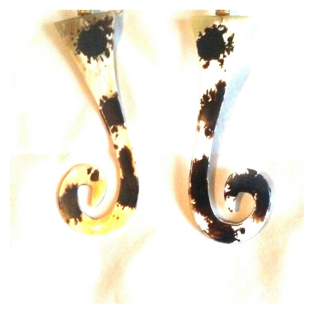 Cowhorn earrings